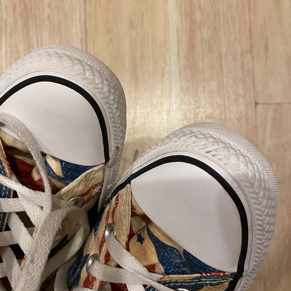 Converse Allstar Chuck Taylor unisex high top “Wonder Woman” sneakers - Picture 14 of 16